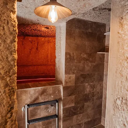 Bayar Cave Special Class 4*