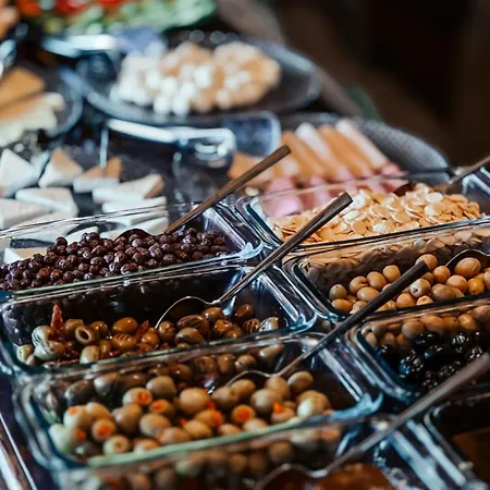 ベッド・アンド・ブレックファスト Bayar Cave Special Class 4*