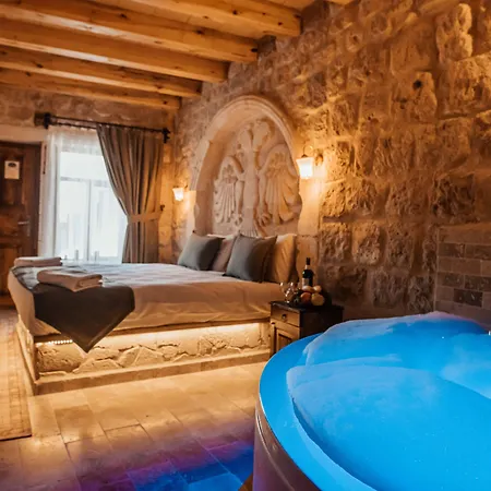 Bayar Cave Special Class