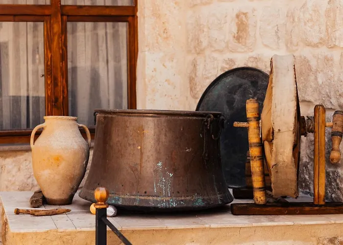 Bayar Cave Special Class Bed & Breakfast 4*