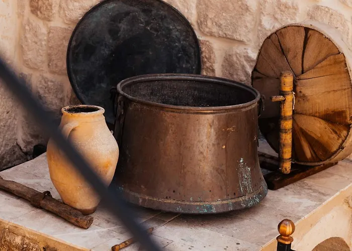 לינה וארוחת בוקר Bayar Cave Special Class אורגופ