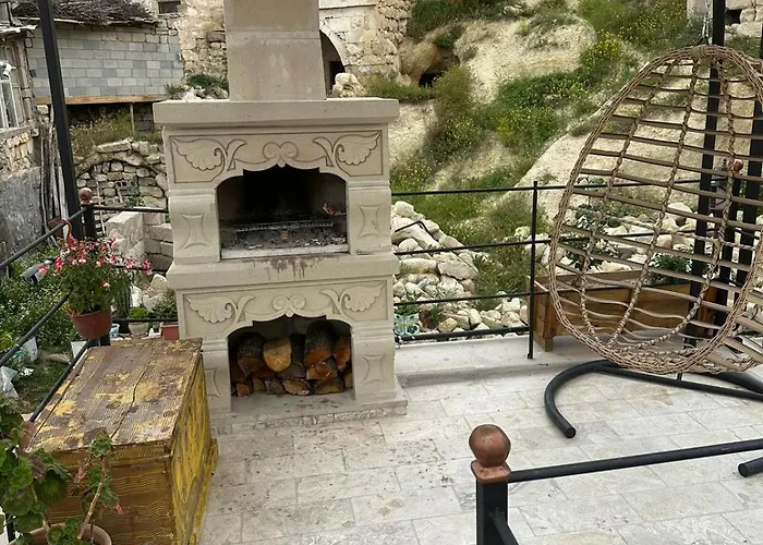 Bayar Cave Special Class לינה וארוחת בוקר 4*