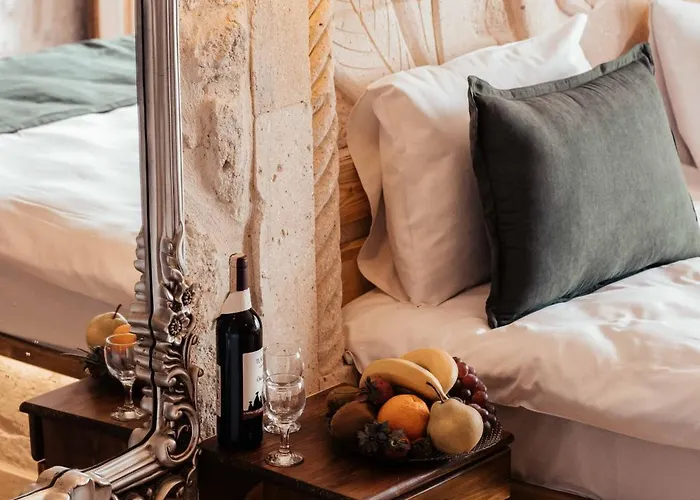 Bayar Cave Special Class לינה וארוחת בוקר 4*