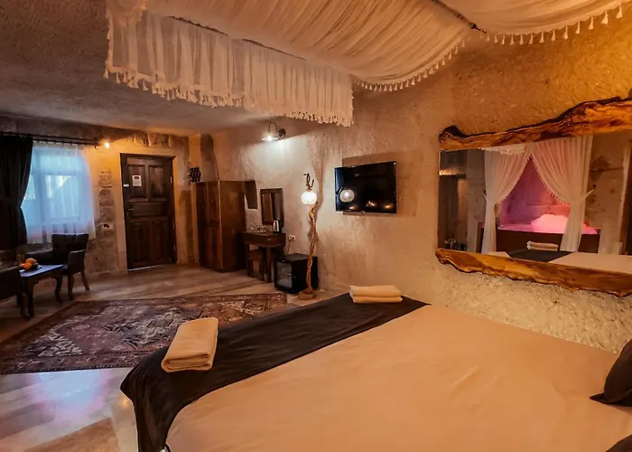 Bayar Cave Special Class לינה וארוחת בוקר