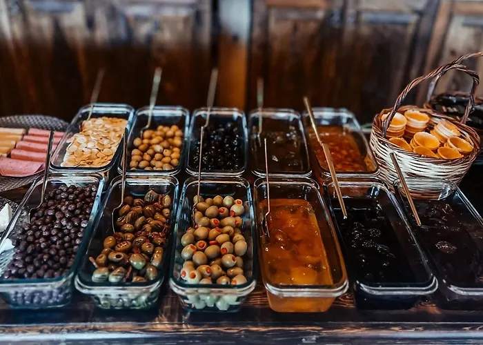 Bayar Cave Special Class לינה וארוחת בוקר