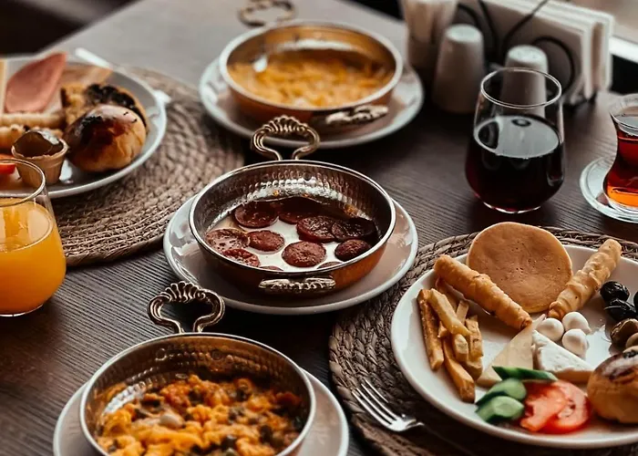 לינה וארוחת בוקר Bayar Cave Special Class אורגופ