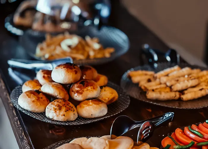 Bayar Cave Special Class לינה וארוחת בוקר 4*